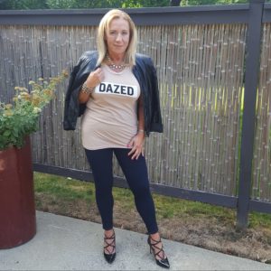 follow-phyllis-this-is-how-women-over-50-can-wear-leggings-dazed