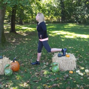 follow-phyllis-fall-fitness-lunge-2