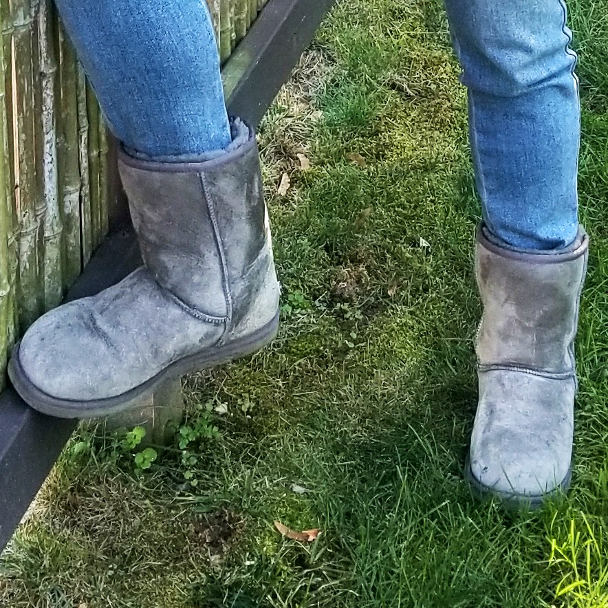 3 FALL FASHION LOOKS - ugg boots - followPhyllis